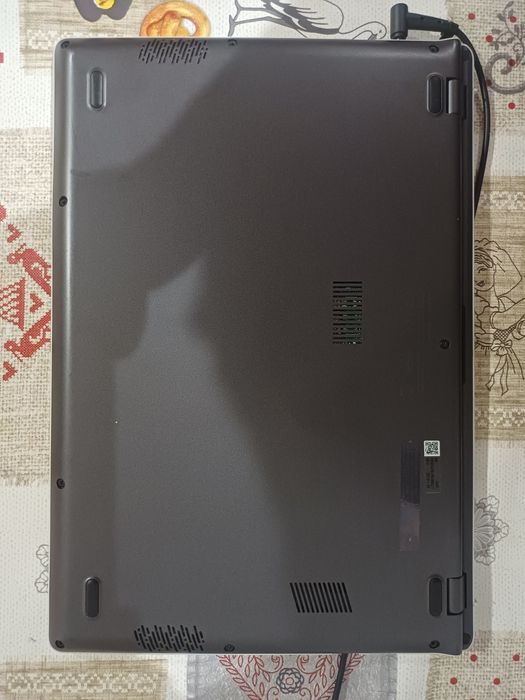 Portatil Asus vivobook s14   i3-8130u