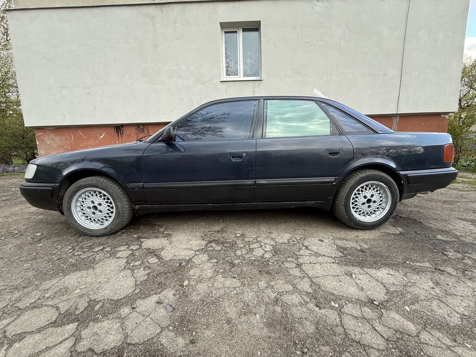 Audi 100