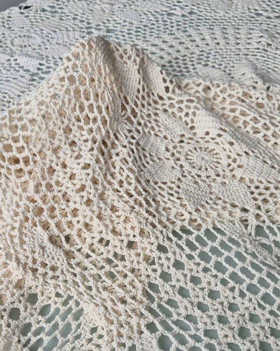Toalha de mesa antiga em crochet feita à mão