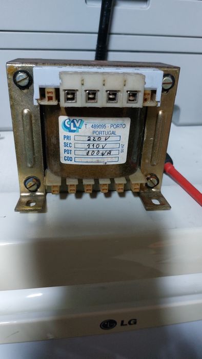 Transformador 220/110V - 100VA