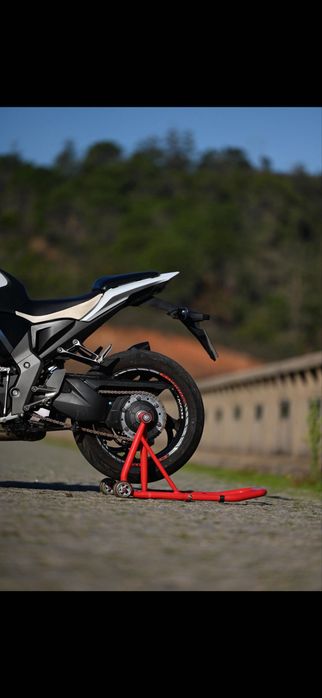 Honda cb 1000 r com muitos extras