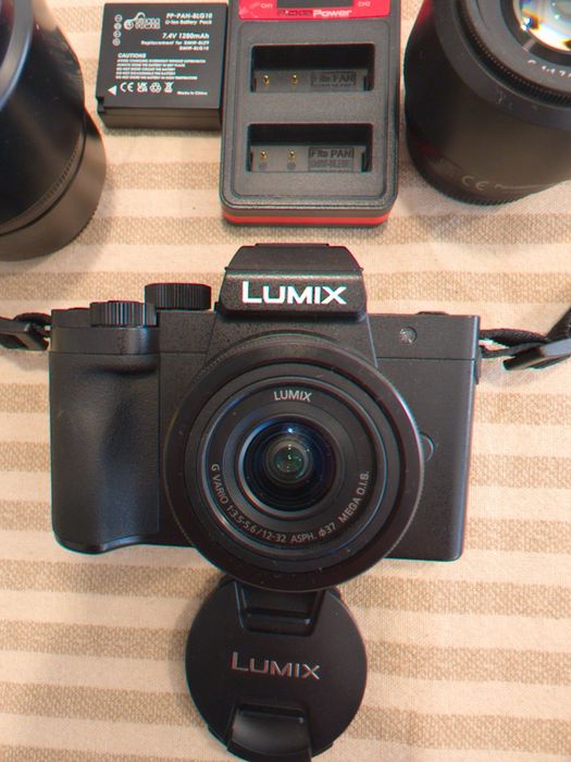 Máquina Fotográfica Mirrorless Lumix DC-G100D + 12-32mm + 45-150mm + 25mm