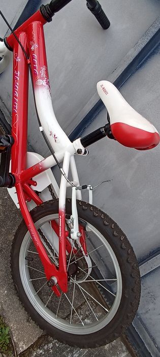 Bicicleta criança  c/nova