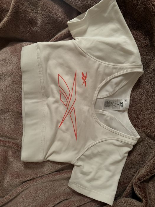 Спортивний топ Reebok