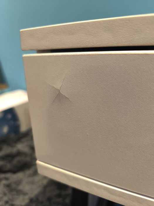 Biurko z fotelem obrotowym