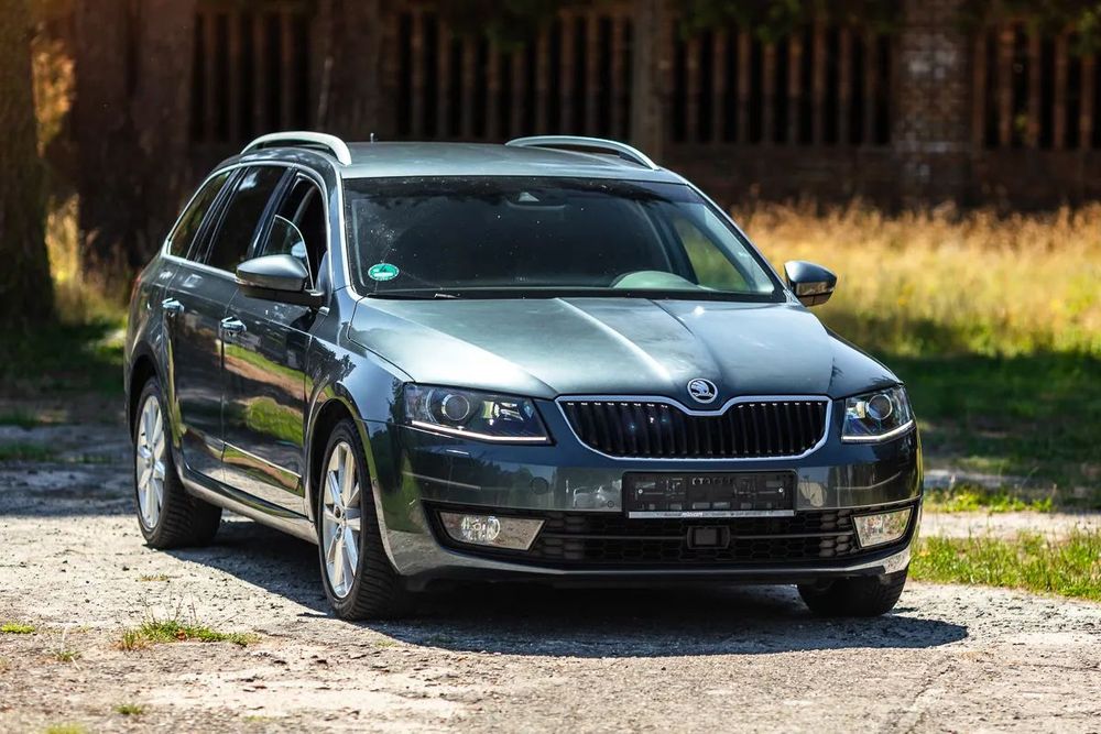 Skoda Octavia Bi-Xenon+LED, Navi, Lane Assist, Keyless !!