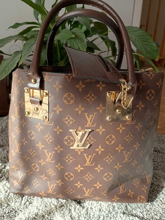 Torebka brązowa w rękę