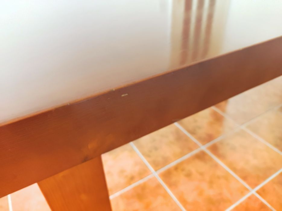 Mesa de jantar + 6 bancos