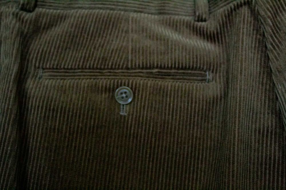 Продам вельветовый мужской костюм Alta Moda