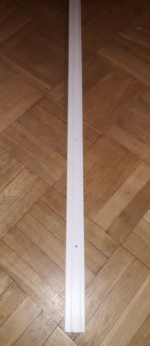 Karnisz 199cm przystosowany do plastikowych żabek. stan bdb.
