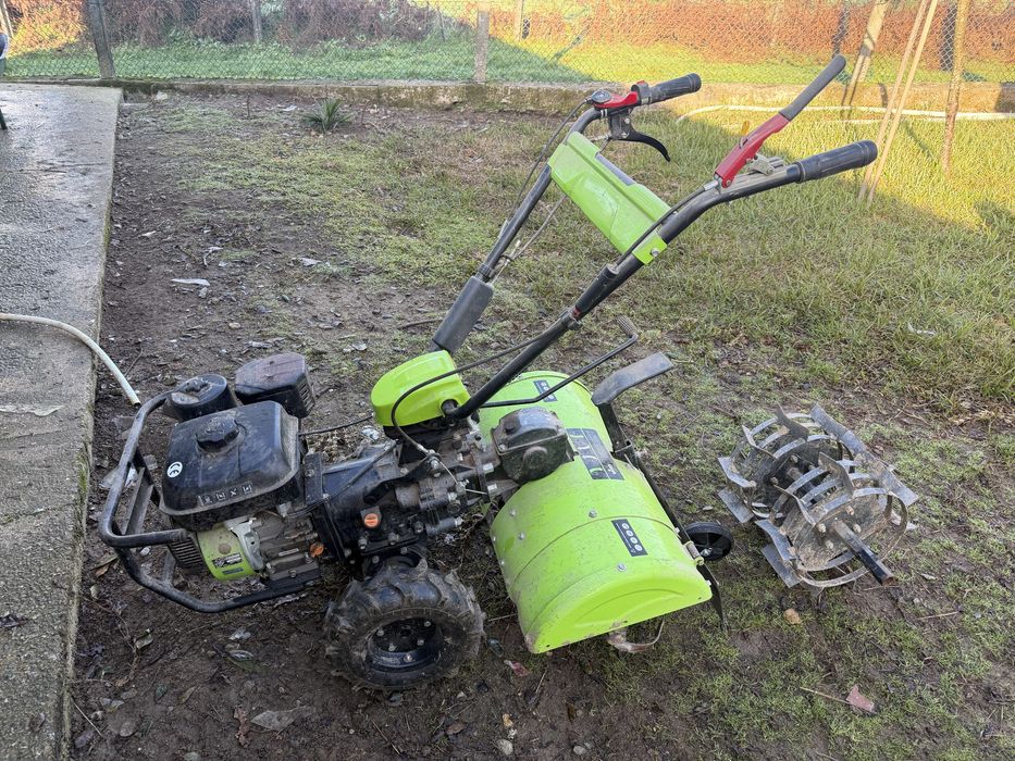 Motocultivadora em bom estado