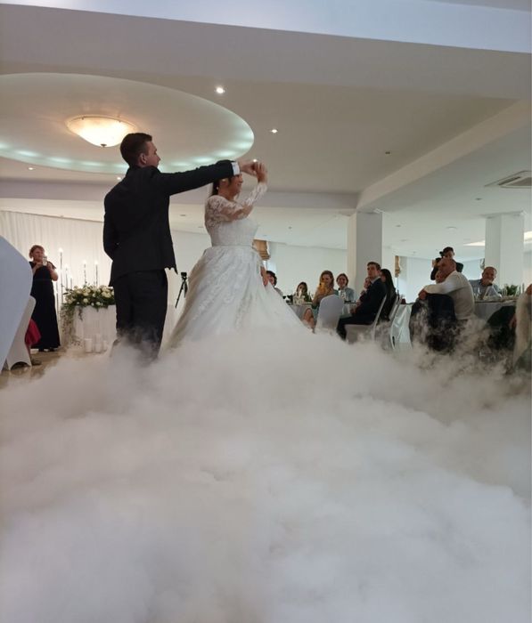 Важкий дим на перший танець