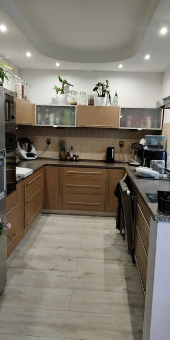 Meble kuchenne, zmywarka i mikofalówka