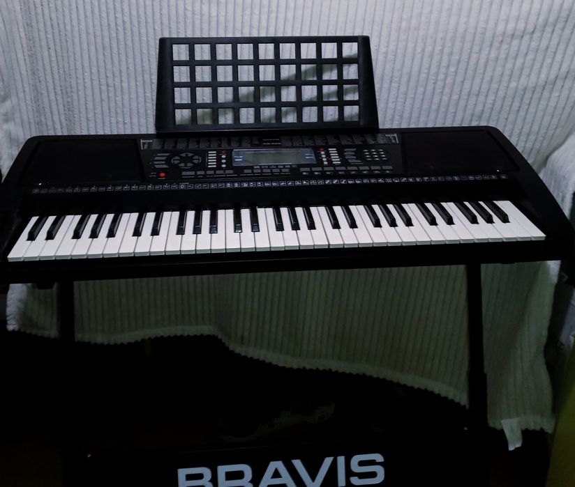 Синтезатор bravis kb 930, цифровий клавішний музичний інструмент