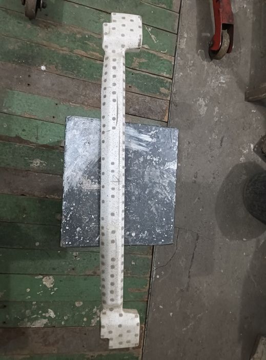 Абсорбер наповнювач переднього бампера тойота