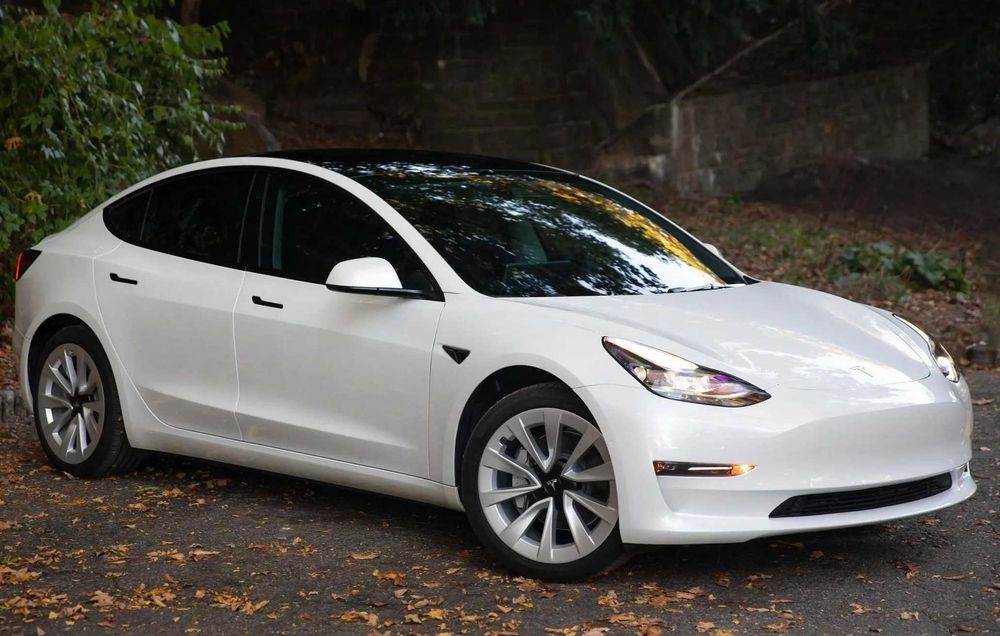 Tesla Model 3 AWD
