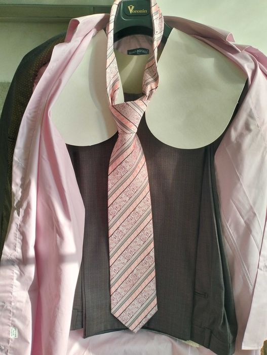 Продам мужской костюм двойка Михаил Воронин абсолютно новый комплект