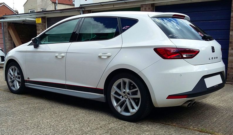 Aleron/Aileron + Aba frontal + Embaladeiras Seat Leon 5F 5 Portas