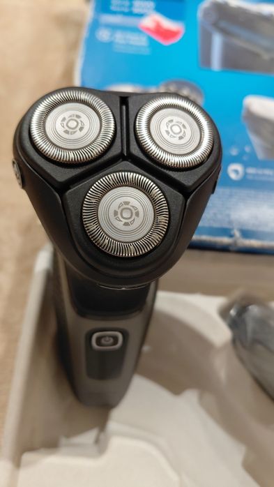 Електробритва Philips Series 3000 S3231/52 (Вологе та сухе гоління)