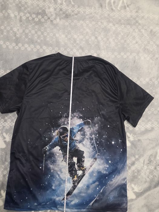 Продам футболку з принтом, L