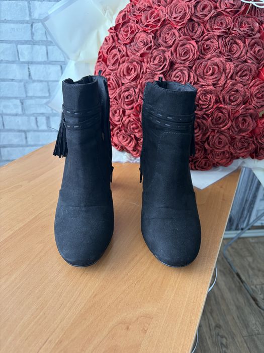 Жіночі ботильйони на каблуку h&m