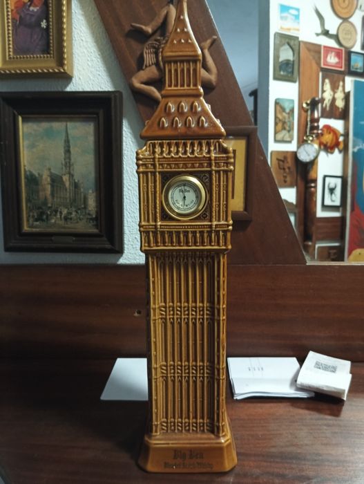 Garrafa Colecionável de Porcelana "Big Ben" – Scotch Whisky