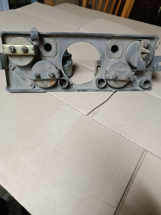 Панель приборів з датчиками