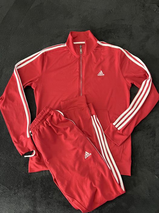 Dres Sportowy Czerwony M w dobrym stanie