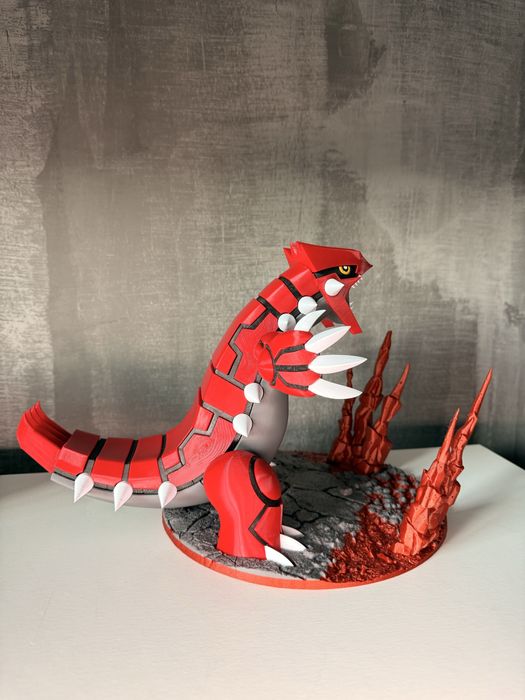 Figurka Groudon Pokemon – Druk 3D + Podstawka Diorama (20 cm)