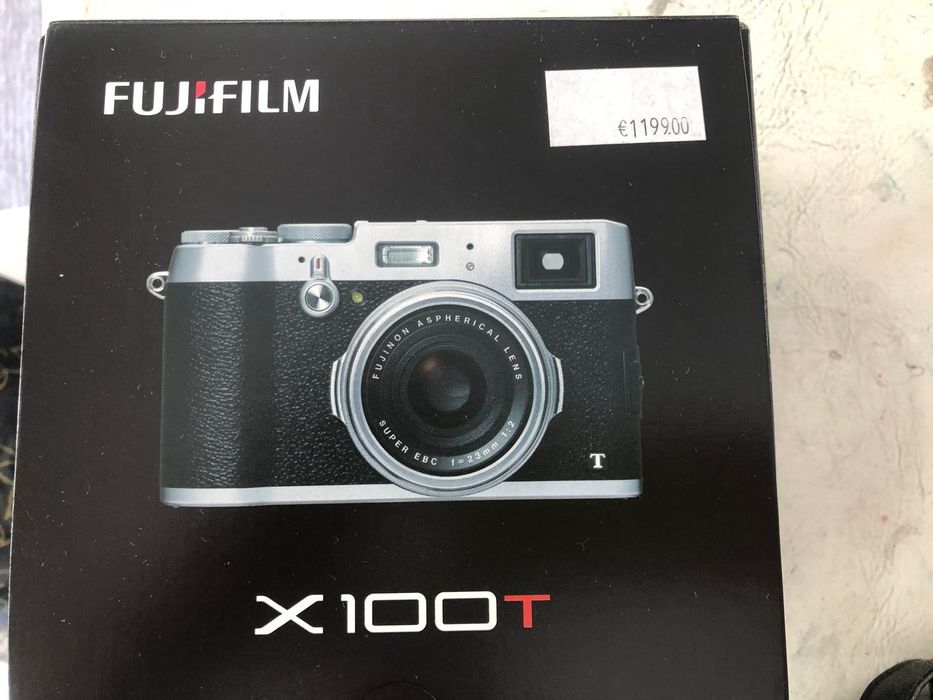 Fujifilm X100T com lente conversão