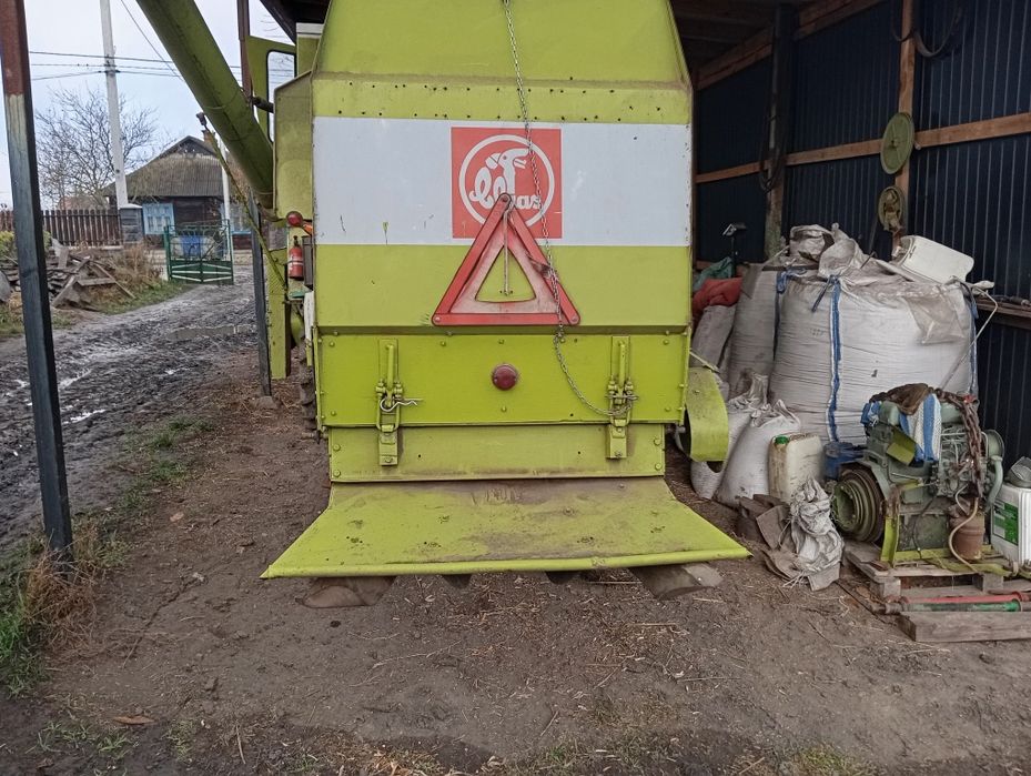 Продам комбайн клас консул