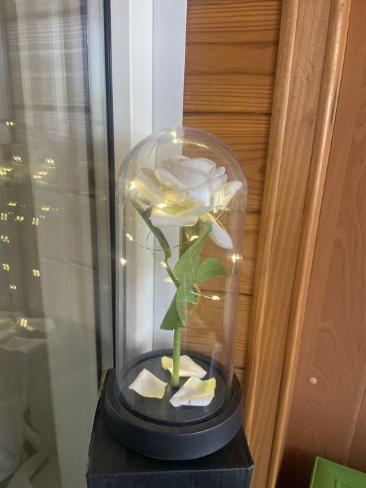 Біла троянда в колбі з LED-підсвіткою — декоративний світильник 18 см