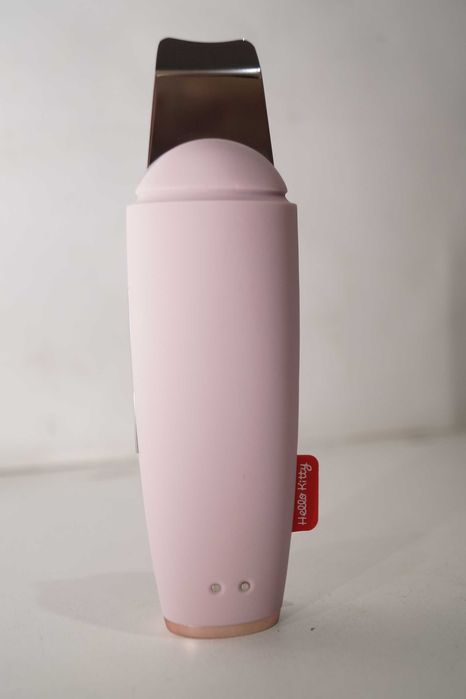 1332 GESKE Hello Kitty MicroCurrent Skin Scrubber & Blackhead Remover 9w1