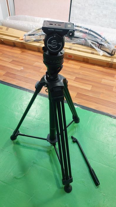 Tripé Profissional Sachtler Fibra de Carbono + Cabeça Fluida – Broadcast TV