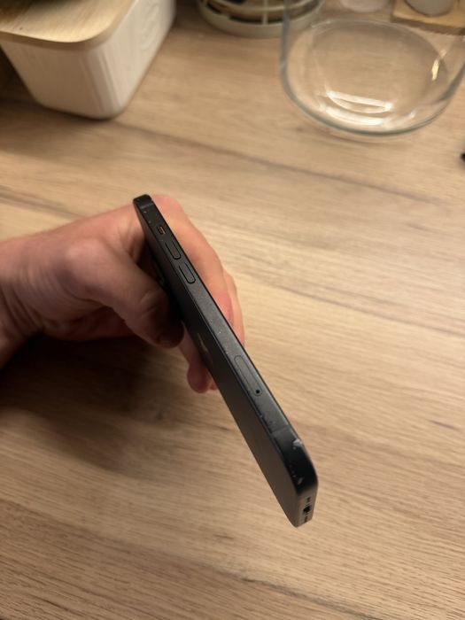 Iphone 15 128 GB 85% baterii