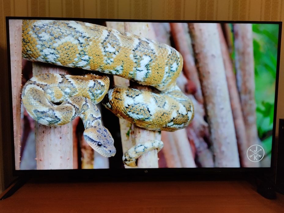 Телевізор smart TV 4К 43 Дюймів