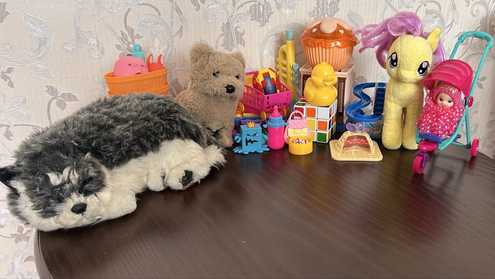 Іграшки(безкоштовно)