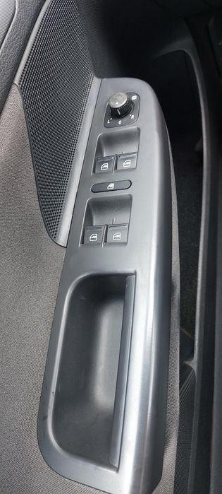 Volkswagen Golf 5 CAXA 1.4