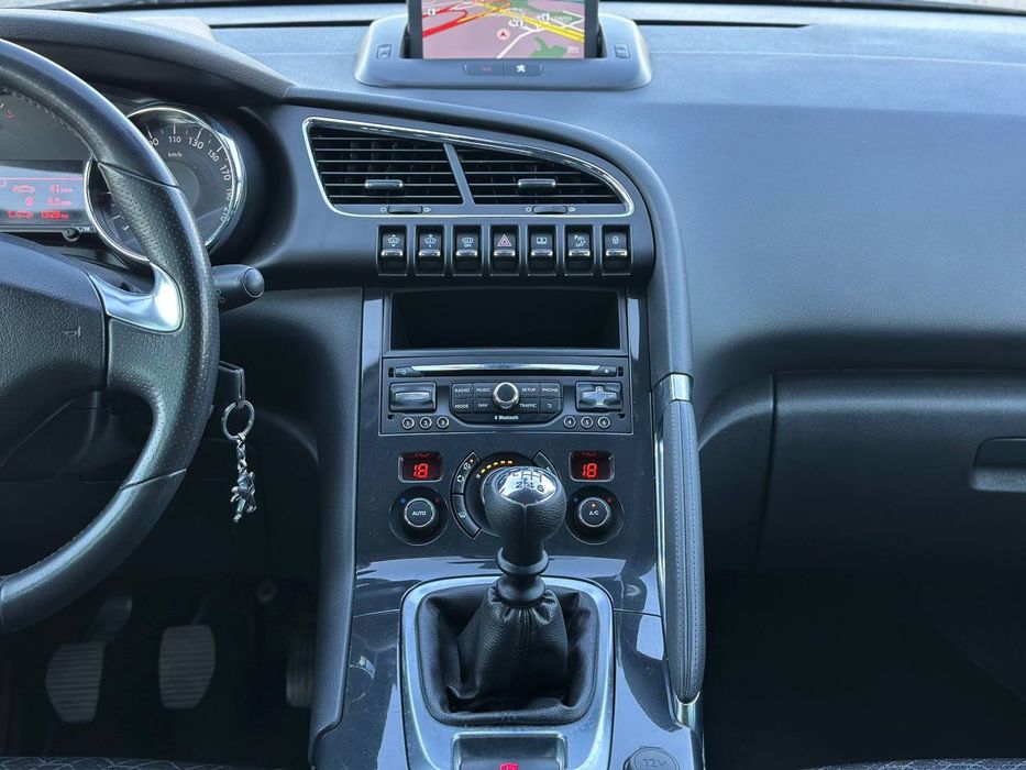 Peugeot 3008 2016 року, 1.6 дизель, механіка, передній привід, 178км
