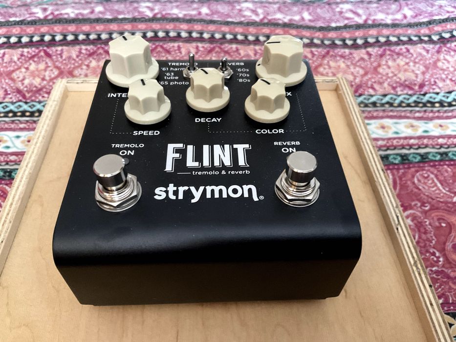 STRYMON Flint (Tremolo & Reverb)