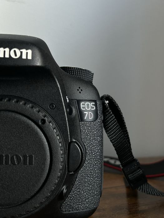 Canon 7D + objetiva 18-135mm (Pouco Usada)