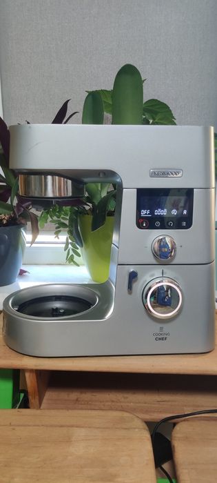 Кухона машина Kenwood KCC 9060 S Cooking Chef
Потужність: 1500 Вт.
