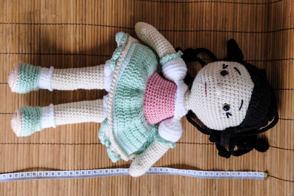 Boneca lã, feita à mão