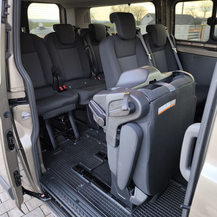 Wynajem Bus 8-osobowy FORD Transit Custom 2,0 wersja long