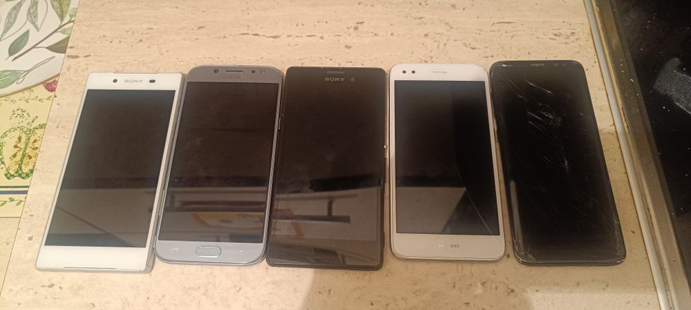 5 uszkodzonych telefonów - SMARTFONY