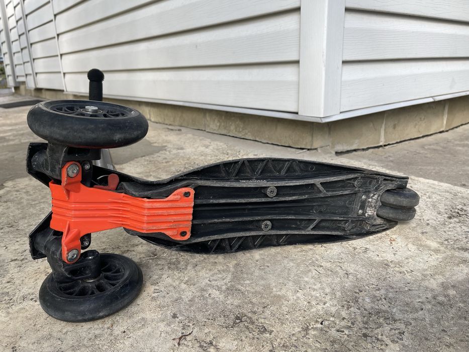 Самокат Micro Maxi Deluxe 5 - 12 років Швейцарія розкладний