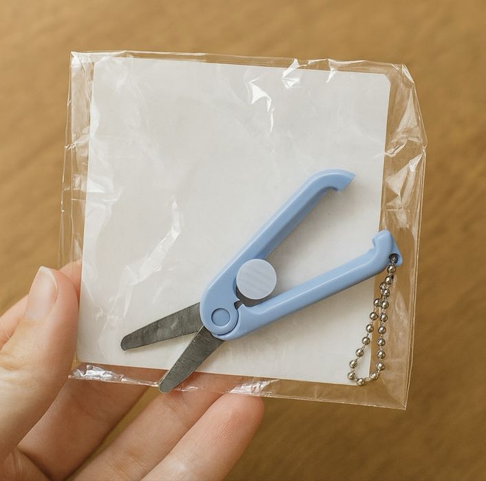 Przenośne mini nożyczki brelok zawieszka, nowe