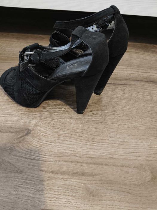Buty damskie na obcasie rozmiar 36