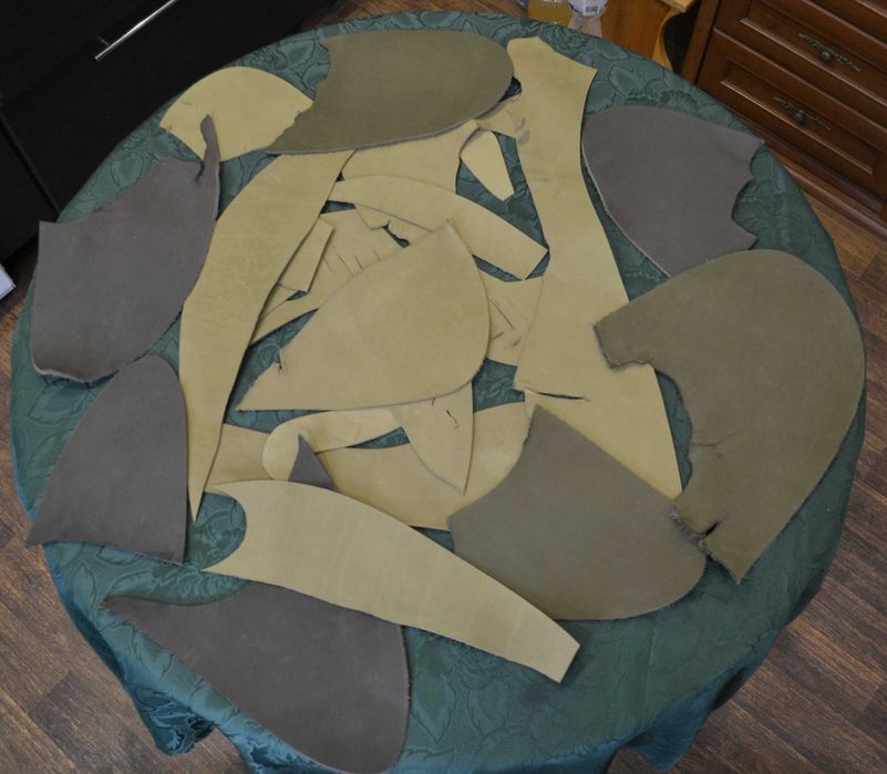 Кожа (чепрак,ременная,толстая) куски 2.5 - 2.8 мм