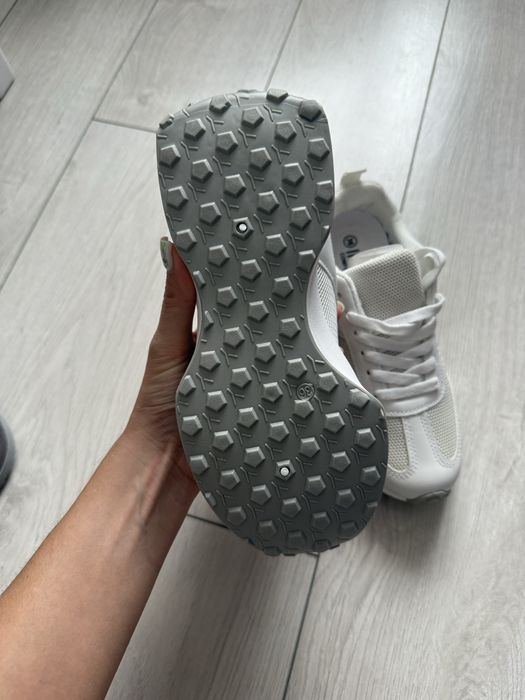 Кросівки жіночі білі inside 36 розмір